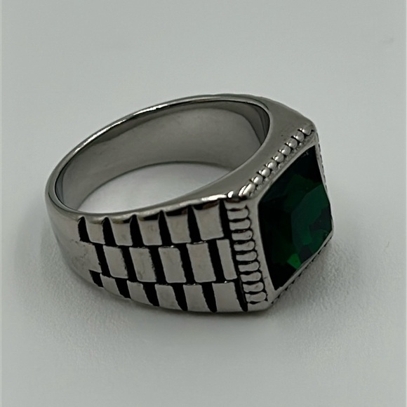 2312- Green Color Cubic Zirconia Handmade Men's Ring Size 13.5 NWT - Picture 1 of 7